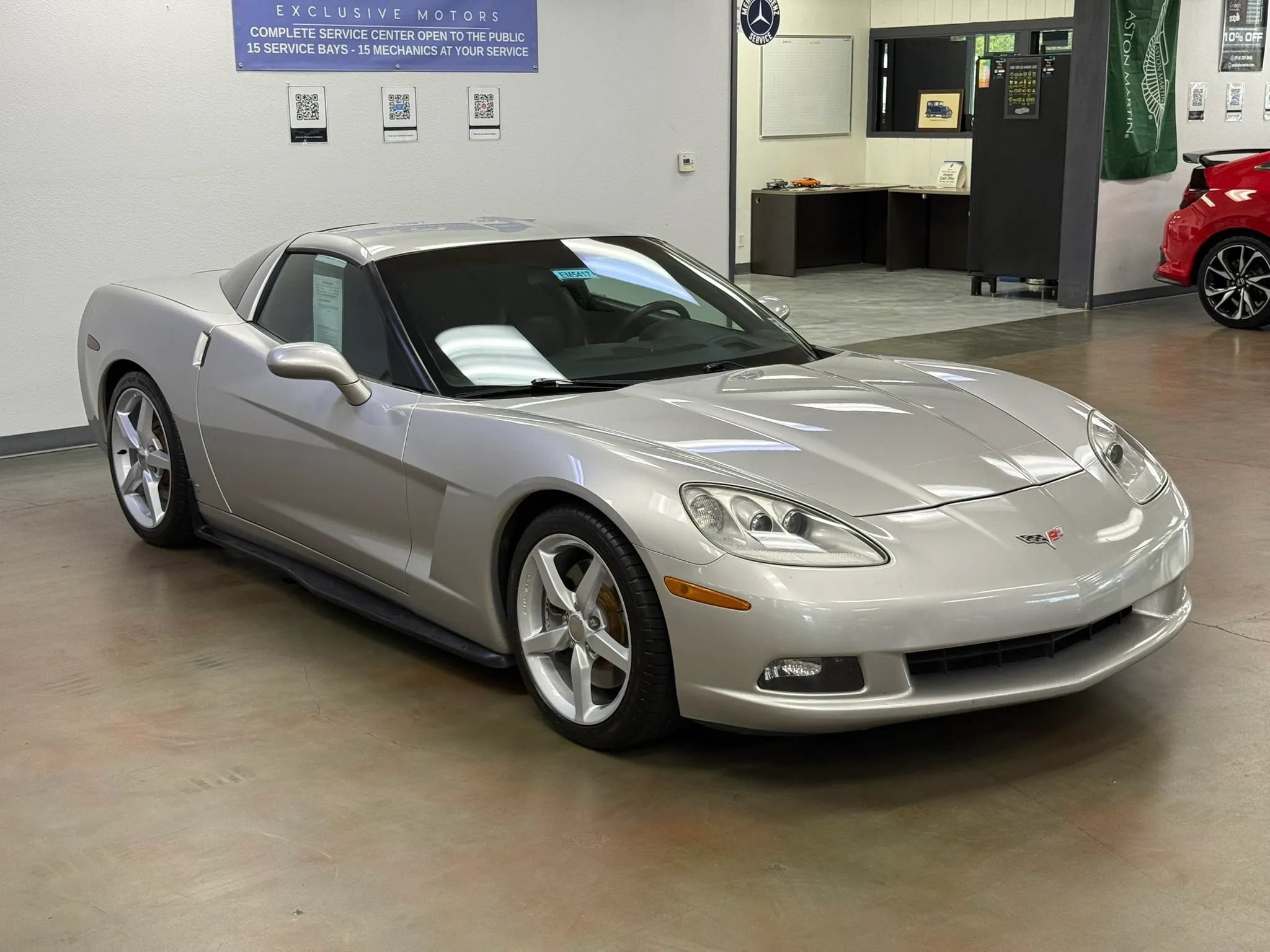 Used 2007 Chevrolet Corvette Coupe w/ Preferred Equipment Group RWD image 2