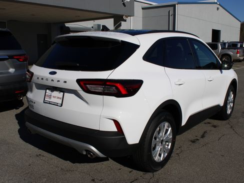 New 2026 Ford Escape Active FWD image 10