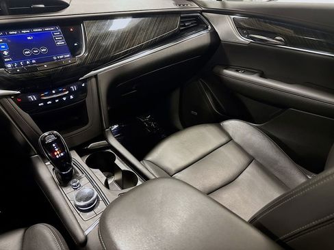 Used 2020 Cadillac XT6 Premium Luxury image 30