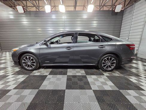 Used 2018 Toyota Avalon XLE Premium image 8