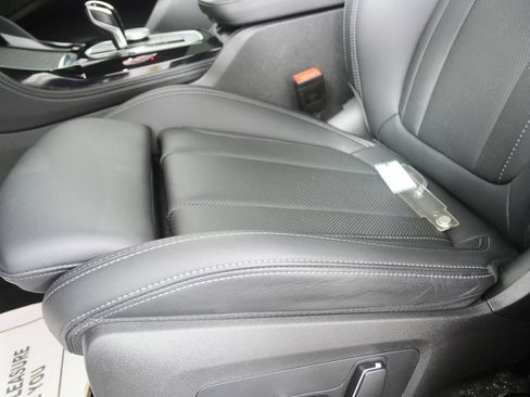 Used 2025 BMW X4 xDrive30i w/ Premium Package AWD/4WD image 9