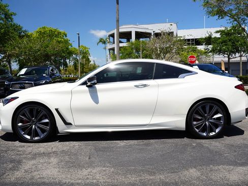 Used 2022 INFINITI Q60 Red Sport 400 w/ Carbon Fiber Package image 17