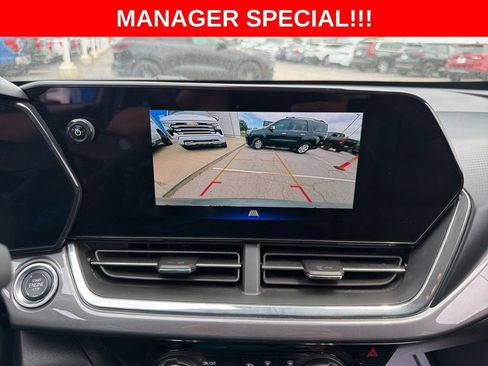 Used 2025 Chevrolet Trax ACTIV FWD image 24