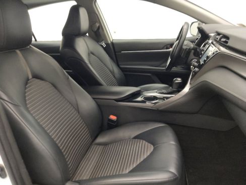 Used 2020 Toyota Camry SE image 21