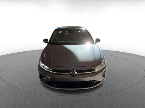 Used 2025 Volkswagen Jetta SE image 4