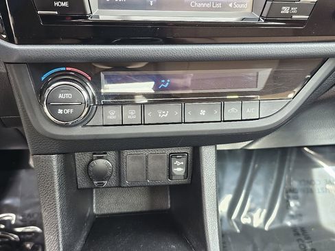 Used 2014 Toyota Corolla LE w/ Driver Convenience Package FWD image 29
