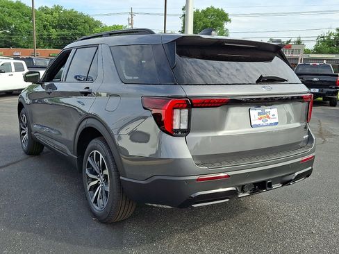 New 2026 Ford Explorer ST-Line AWD/4WD image 3