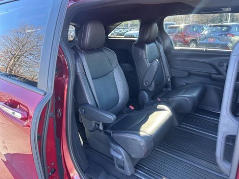 Used 2025 Toyota Sienna XSE image 19