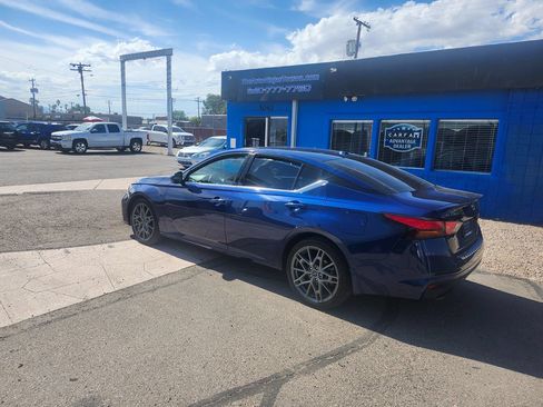 Used 2023 Nissan Altima 2.0 SR FWD image 4