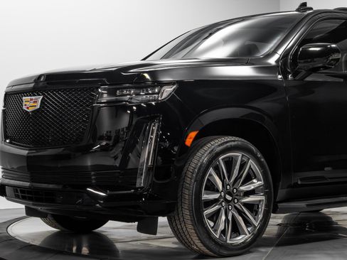 Used 2022 Cadillac Escalade Sport w/ Touring Package AWD/4WD image 4