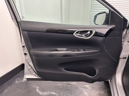 Used 2018 Nissan Sentra SV FWD image 16