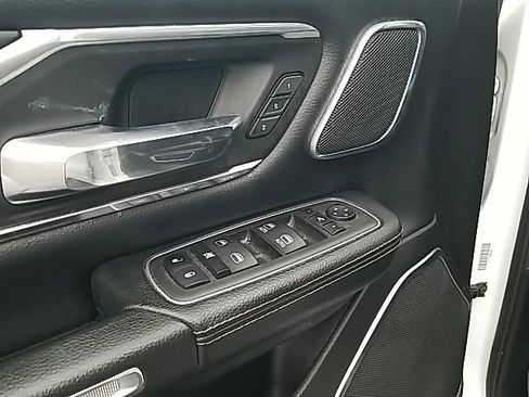 Used 2023 RAM 1500 Laramie image 13