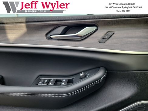 New 2025 Jeep Grand Cherokee Limited AWD/4WD image 14