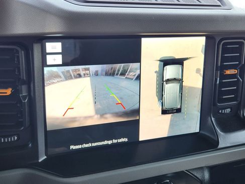 Used 2021 Ford Bronco Badlands image 18