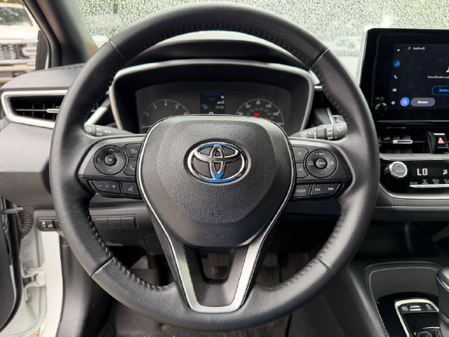 Used 2025 Toyota Corolla Hatchback FWD image 9