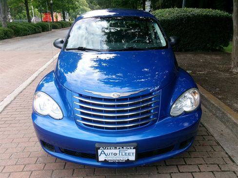 Used 2006 Chrysler PT Cruiser FWD image 2