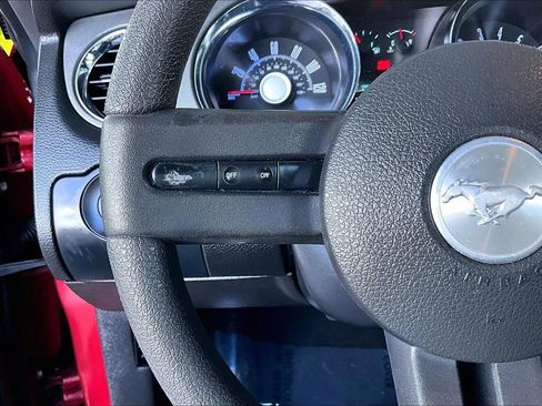 Used 2010 Ford Mustang image 10