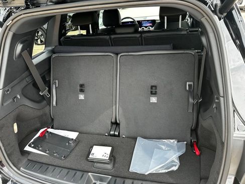 Used 2024 Mercedes-Benz EQB 300 4MATIC image 10