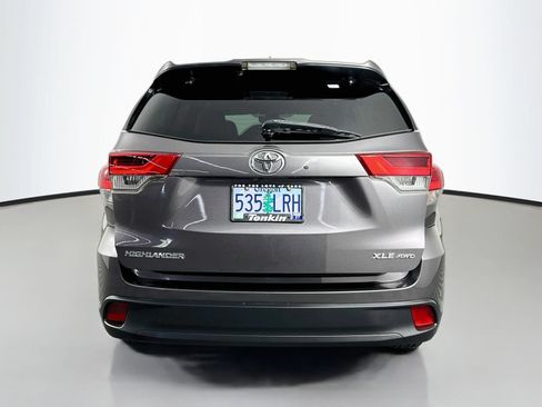 Used 2019 Toyota Highlander XLE AWD/4WD image 6