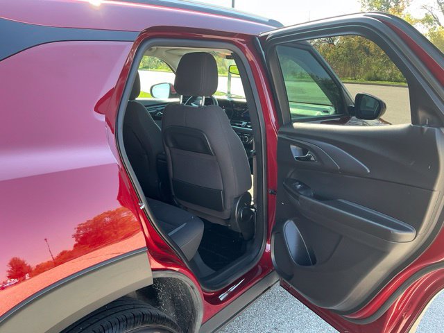 Used 2024 Chevrolet TrailBlazer LT w/ Convenience Package FWD image 18