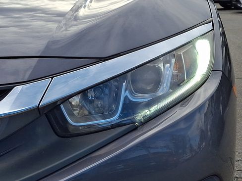 Used 2017 Honda Civic EX-T image 12