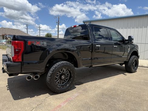 Used 2017 Ford F250 Platinum w/ Platinum Ultimate Package AWD/4WD image 5