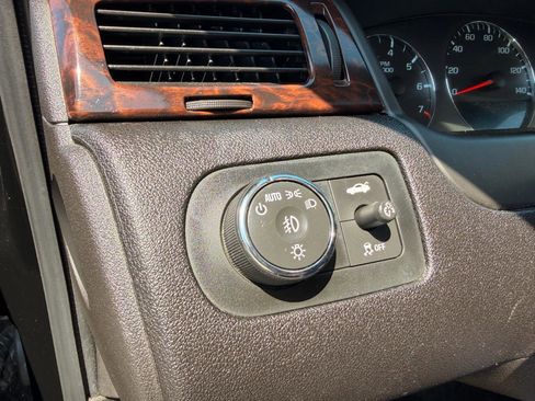 Used 2012 Chevrolet Impala LTZ image 36