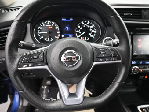 Used 2019 Nissan Rogue SV AWD/4WD image 14