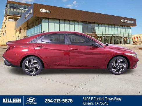 Used 2025 Hyundai Elantra Sport FWD image 10