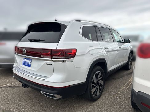 Used 2024 Volkswagen Atlas SEL AWD/4WD image 3