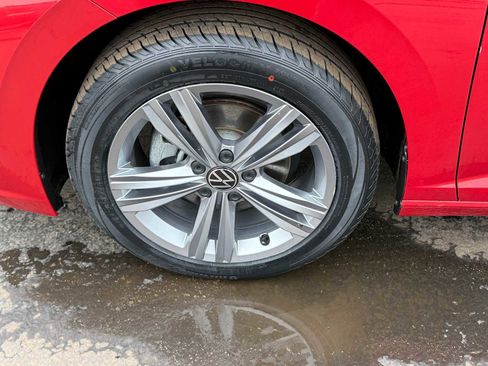Certified 2023 Volkswagen Jetta SE FWD image 10