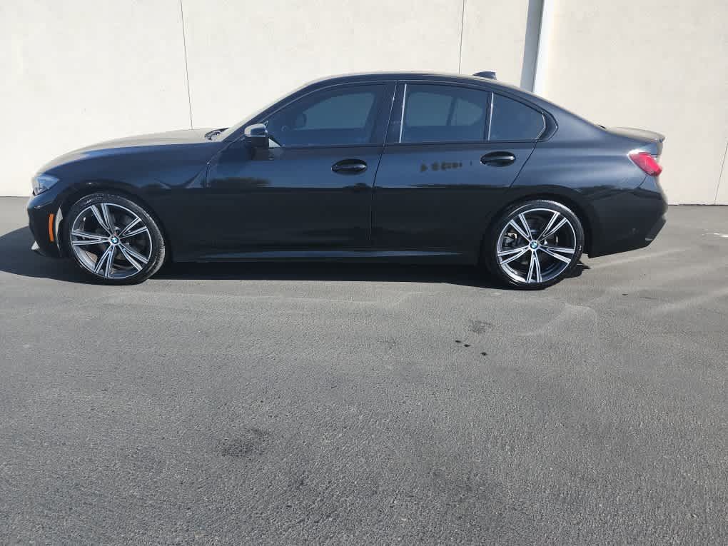 Used 2022 BMW 330i xDrive Sedan w/ M Sport Package AWD/4WD image 4