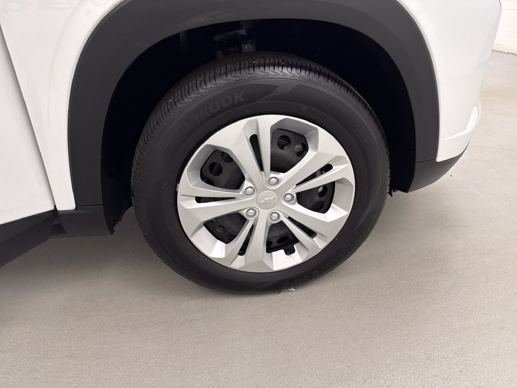 Used 2024 Chevrolet Trax LS FWD image 25