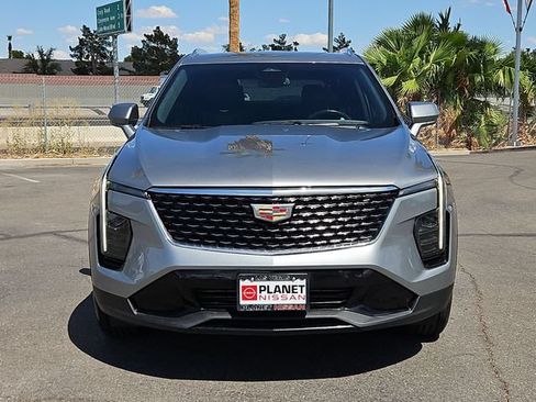 Used 2024 Cadillac XT4 Premium Luxury FWD image 4