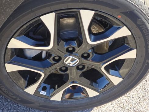 New 2026 Honda HR-V EX-L image 3