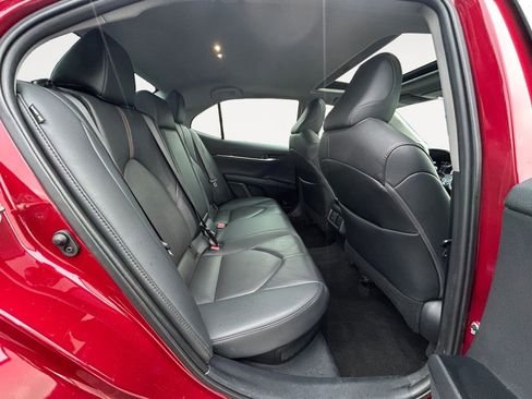 Certified 2020 Toyota Camry XLE w/ Sunroof Package image 11