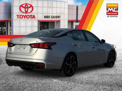 Used 2024 Nissan Altima 2.5 SR FWD image 5