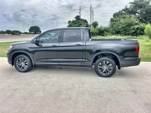 Certified 2025 Honda Ridgeline Sport image 4