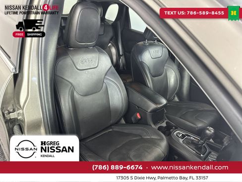 Used 2021 Jeep Cherokee Limited image 31