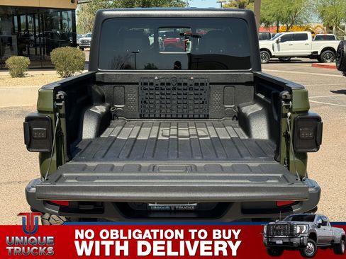 Used 2021 Jeep Gladiator Willys image 12