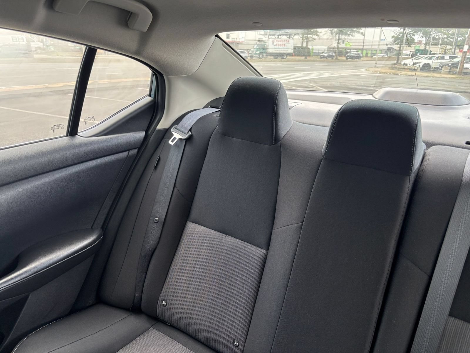 Used 2024 Nissan Sentra SV FWD image 34