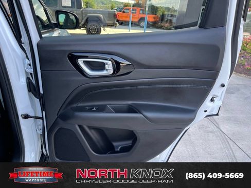 New 2026 Jeep Compass Latitude AWD/4WD image 24