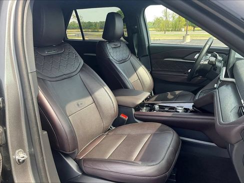 Used 2025 Ford Explorer Platinum w/ Ultimate Package RWD image 8