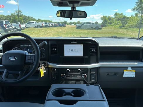 New 2026 Ford F550 4x4 Crew Cab image 13