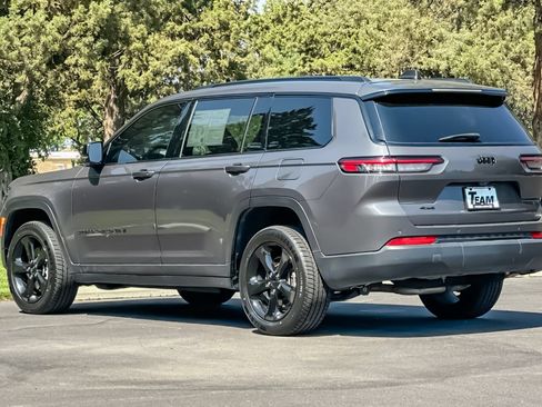 Used 2023 Jeep Grand Cherokee L Laredo AWD/4WD image 6