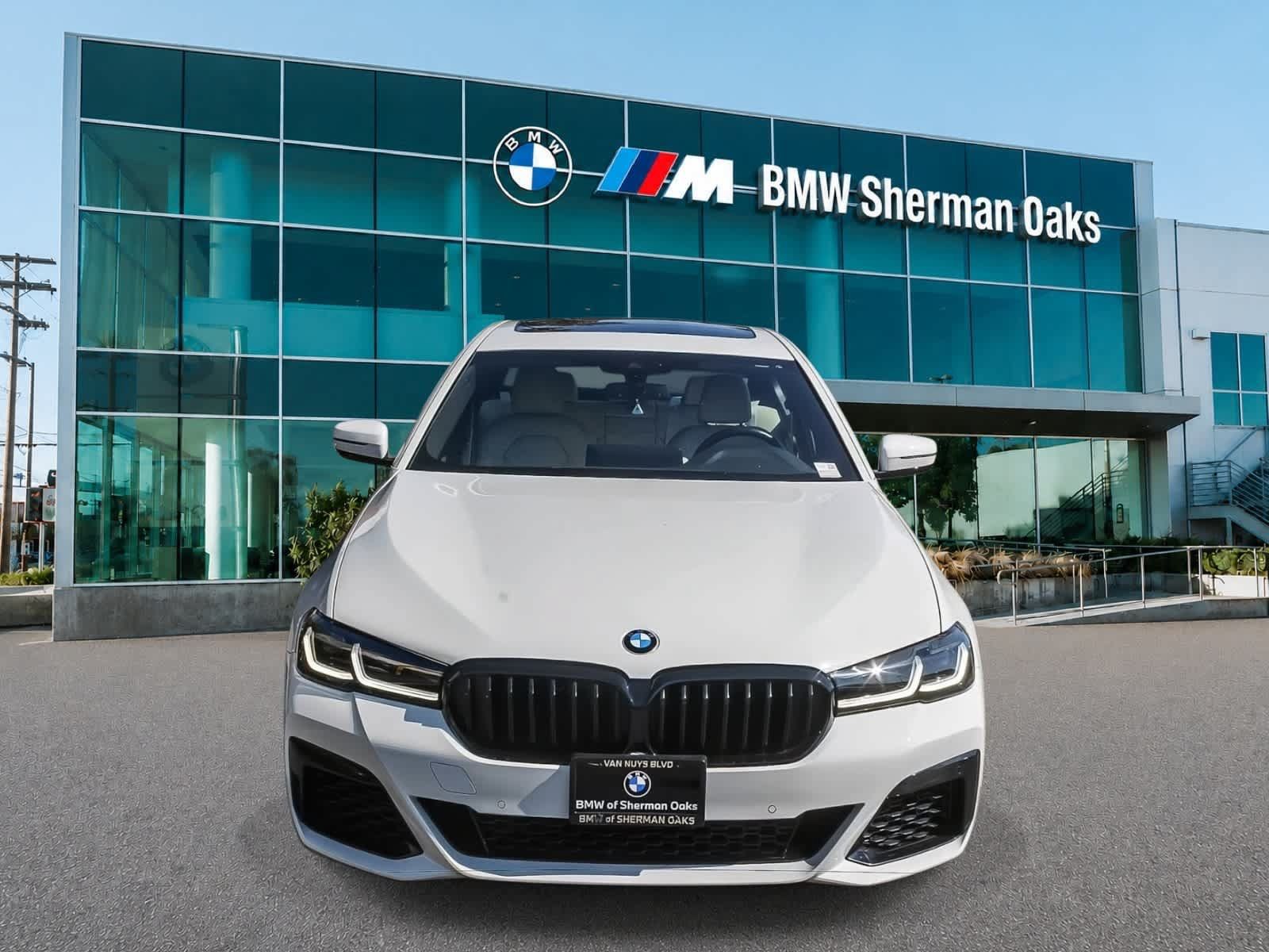 Used 2023 BMW 540i w/ M Sport Package RWD image 2