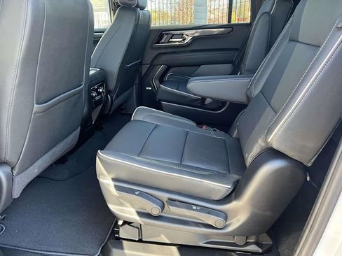 New 2026 GMC Yukon XL Elevation image 10