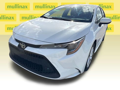 Used 2022 Toyota Corolla LE w/ LE Convenience Package image 10
