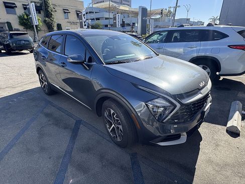 Used 2023 Kia Sportage EX FWD image 2