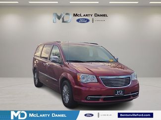 Used 2013 Chrysler Town & Country Limited w/ Luxury Group video 1